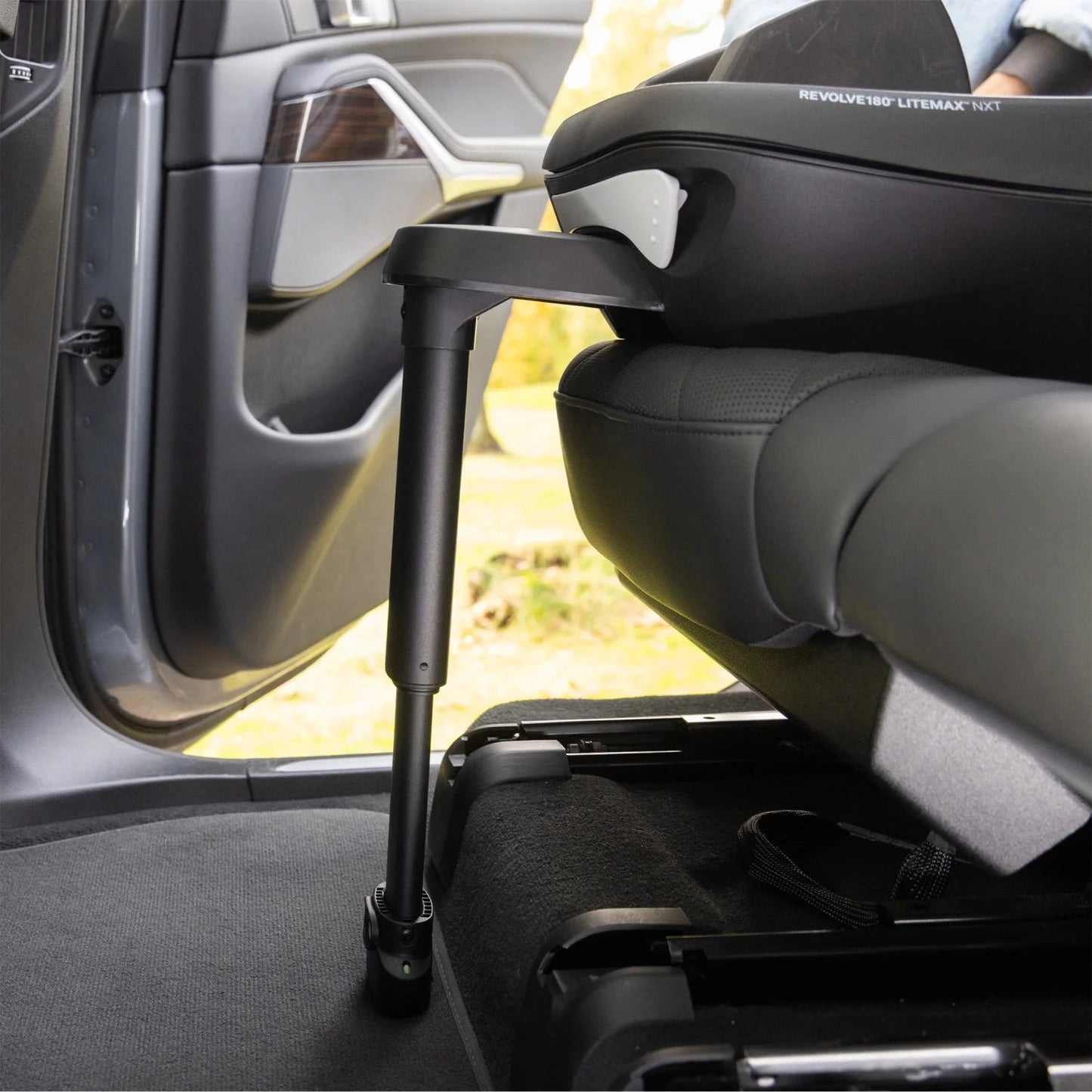 Revolve180 Litemax NXT Rotational Infant Car Seat with Sensorysoothe and with Accessory Load Leg (Quartz)